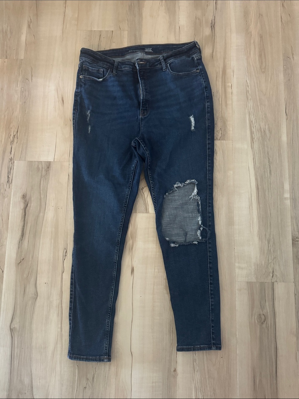 Old Navy Dark Blue Skinny Jeans with Distressed Knee